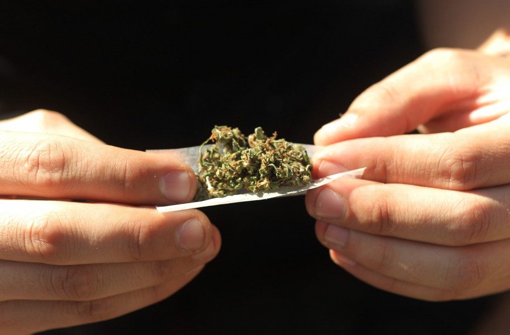 Imagen ilustrativa utilizada en contenidos educativos sobre marihuana y prevención del consumo en jóvenes.