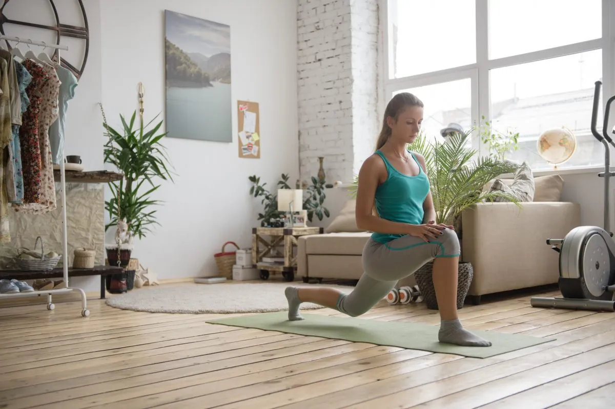 Yoga en el hogar: 5 tips para iniciar y mantener este hábito saludable