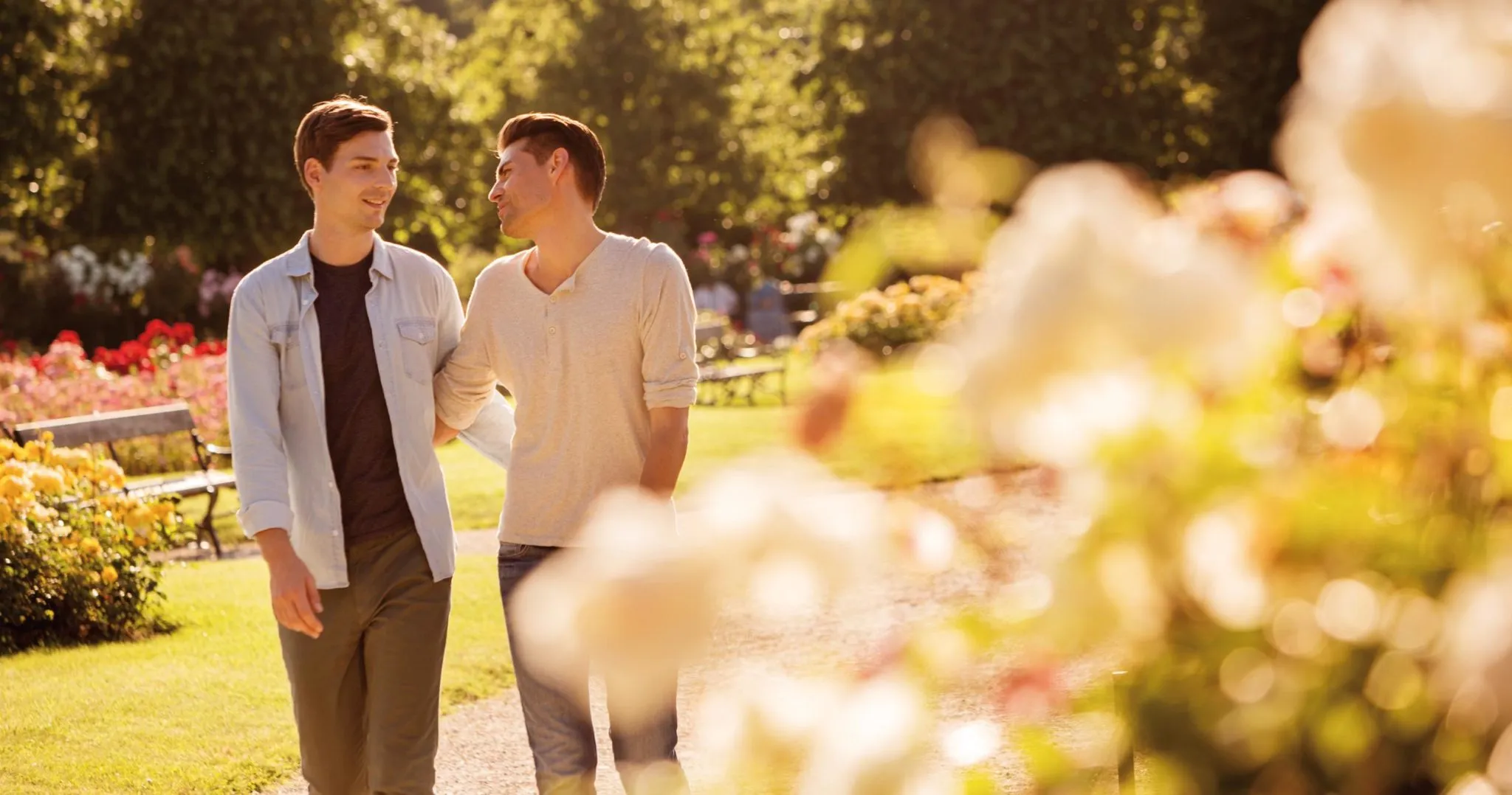 Afirman que los hermanos menores son más propensos a ser homosexuales