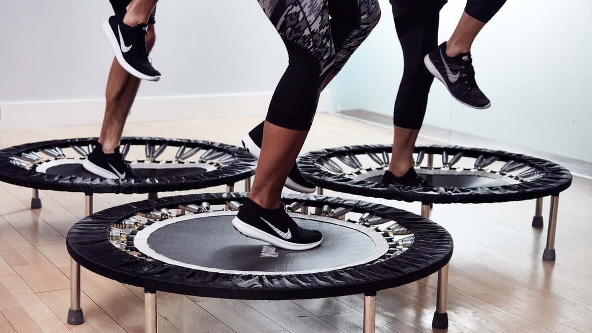 beneficios de salta en mini trampolin