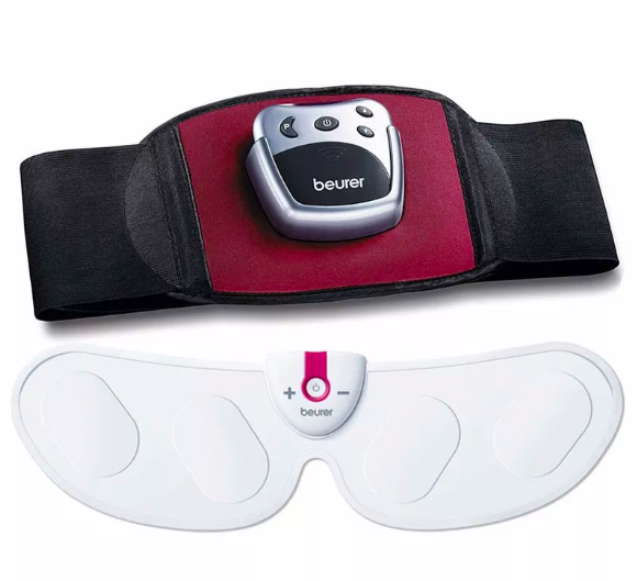 Cinturón y parche de electroestimulación muscular (EMS) utilizados para el entrenamiento de electrofitness.