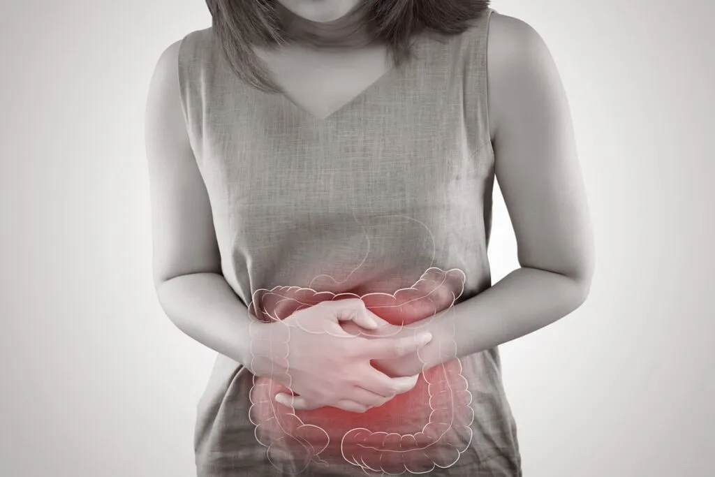 Mujer con problemas de digestión
