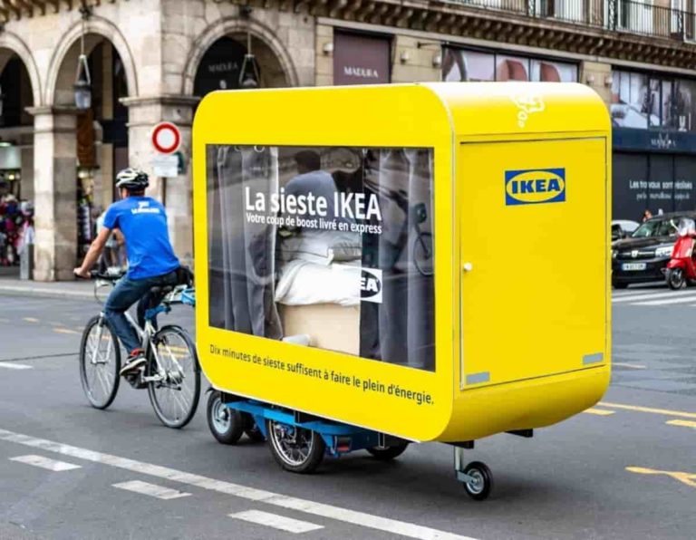 Ikea lanza camas itinerantes por las calles de Paris