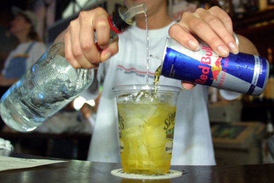 bebidas energizantes y alcohol