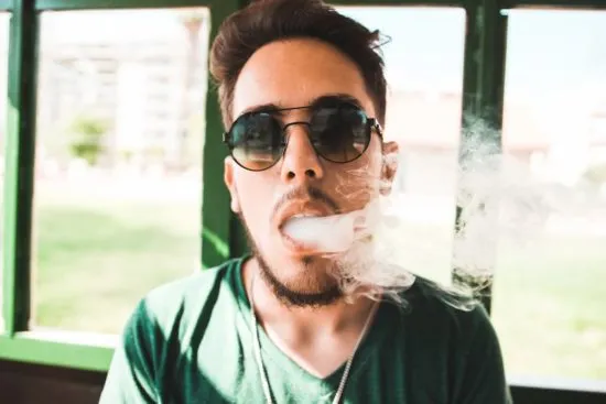 Riesgos y consecuencias de fumar vape Vaporizador para fumar